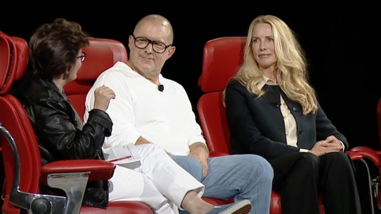 ジョニー・アイブ氏とローレン・パウエル・ジョブズ氏、「テクノロジーには人類にふさわしい未来を」